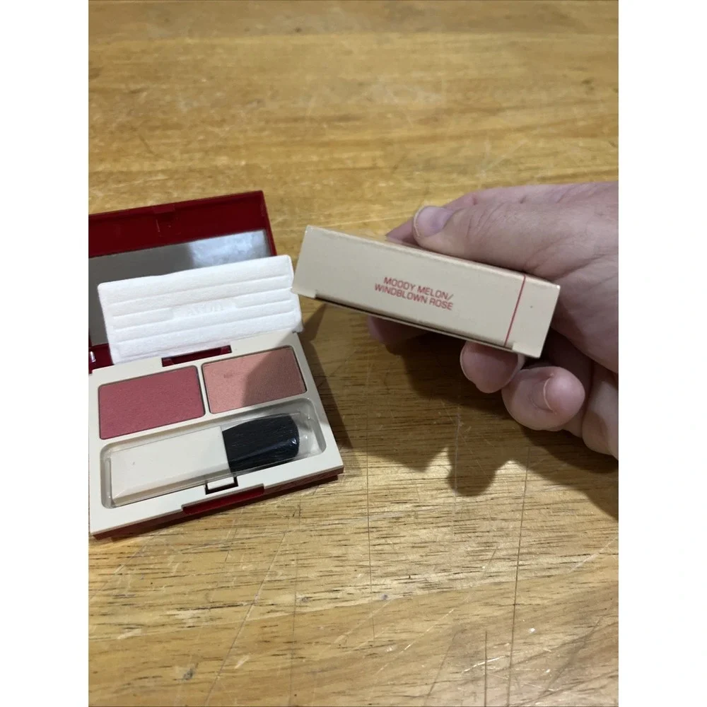 Vintage Avon‎ Natural Radiance Powder Blush Duo Moody Melon/Wind Blown Rose